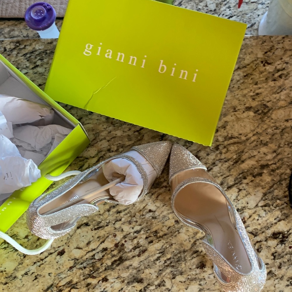 Gianni bini brand new pair of glitzy shoes. Size 9